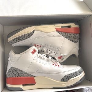 Women’s Jordan 3 retro